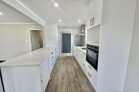 Photo of property in 5 Bluewater Place, Wattle Downs, Auckland, 2103