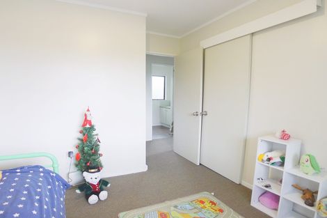 Photo of property in 23 Flaunty Place, West Harbour, Auckland, 0618