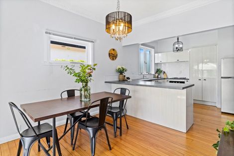 Photo of property in 464 Devonport Road, Tauranga South, Tauranga, 3112