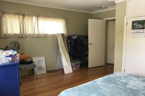 Photo of property in 48 Savoy Road, Glen Eden, Auckland, 0602