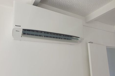 Photo of property in 138 Don Buck Road, Massey, Auckland, 0614