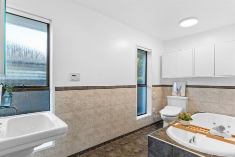 Photo of property in 33 Everest Street, Burnside, Christchurch, 8053