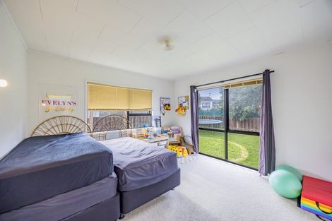 Photo of property in 34 Aviemore Drive, Highland Park, Auckland, 2010