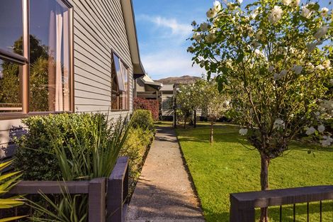 Photo of property in 30 Remarkables Crescent, Frankton, Queenstown, 9300