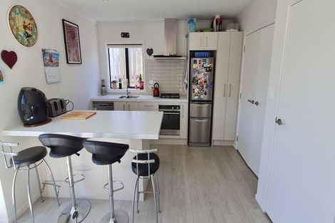Photo of property in 10/9u Surrey Street, Tawa, Wellington, 5028