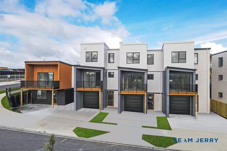 Photo of property in 16 Kuaha Road, Massey, Auckland, 0614