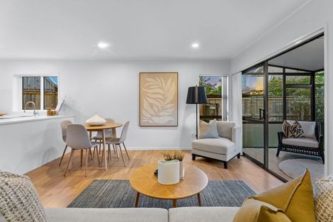 Photo of property in 3/5a Tobruk Crescent, Milford, Auckland, 0620