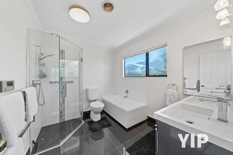 Photo of property in 6 Derry Hill, Churton Park, Wellington, 6037