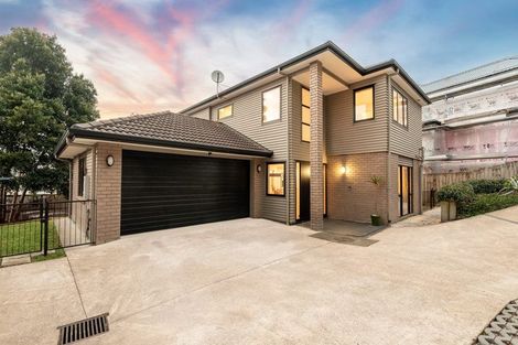 Photo of property in 2 Greville Road, Pinehill, Auckland, 0630