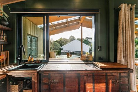 Photo of property in 22 Moana Road, Okitu, Gisborne, 4010