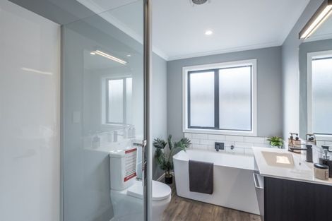 Photo of property in 10 Paioke Street, Waikanae, 5036