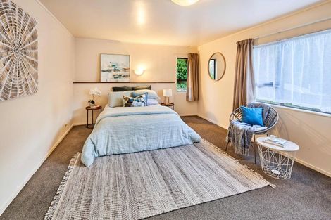 Photo of property in 72b Newlands Road, Newlands, Wellington, 6037