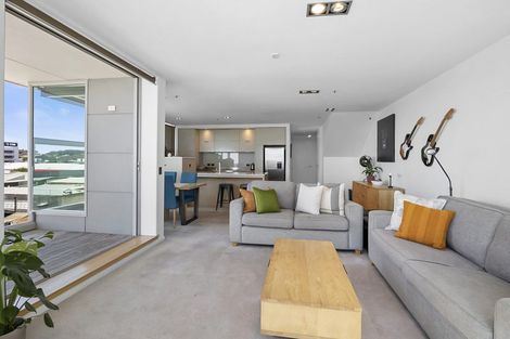 Photo of property in 22 Liardet Apartments, 502/22 Liardet Street, New Plymouth, 4310
