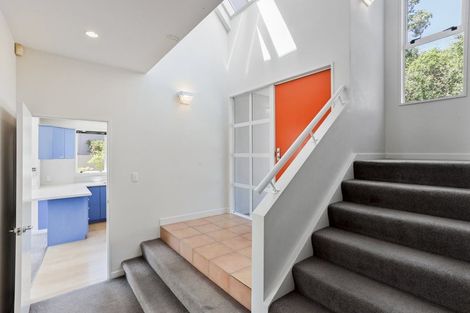 Photo of property in 2/5a Madeley Road, Mount Pleasant, Christchurch, 8081