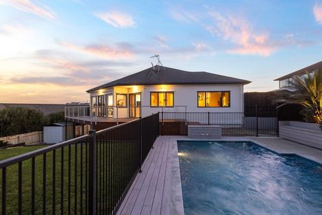 Photo of property in 10 Ascot Way, Orewa, 0931