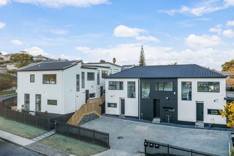 Photo of property in 15 Locket Road, Glenfield, Auckland, 0629