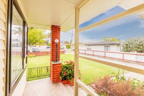 Photo of property in 2 Howard Road, Taradale, Napier, 4112