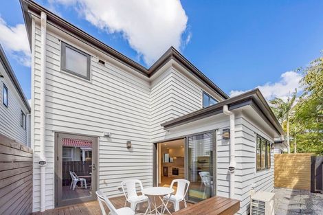 Photo of property in 37a Allington Road, Massey, Auckland, 0614