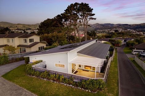 Photo of property in 21 Tasman Close, Aotea, Porirua, 5024