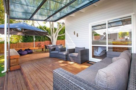 Photo of property in 25 Blakeborough Drive, Forrest Hill, Auckland, 0620