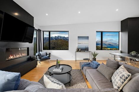 Photo of property in 5 Lancewood Lane, Queenstown, 9300