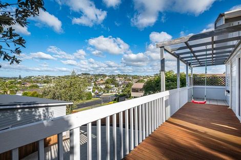Photo of property in 15 Rosario Crescent, Red Beach, 0932