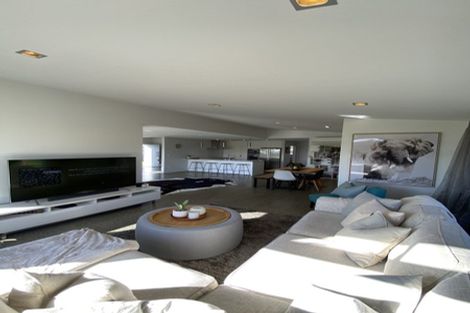 Photo of property in 10 Hoihere Drive, One Tree Point, 0118
