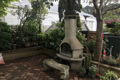 Photo of property in 37 Hall Street, Newtown, Wellington, 6021