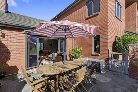 Photo of property in 17 Garrett Place, Riverstone Terraces, Upper Hutt, 5018