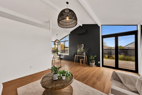 Photo of property in 248 Grimseys Road, Redwood, Christchurch, 8051