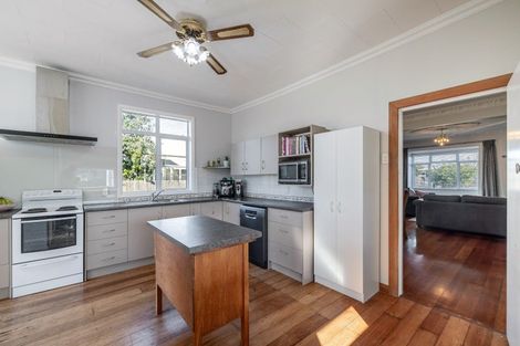 Photo of property in 5 Perrin Place, Kelvin Grove, Palmerston North, 4414