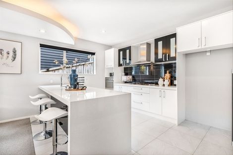 Photo of property in 7 Lucca Crescent, Flat Bush, Auckland, 2019