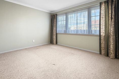 Photo of property in 44 Queenwood Road, Levin, 5510