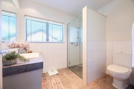 Photo of property in 14 Brooker Place, Waipukurau, 4200