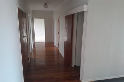 Photo of property in 35 Holland Road, Hillcrest, Auckland, 0627