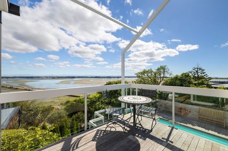 Photo of property in 12 Balmoral Lane, Redcliffs, Christchurch, 8081