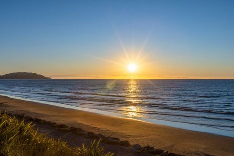 Photo of property in Te Kakariki Apartments, 5/5 Wellington Road, Paekakariki, 5034