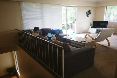 Photo of property in 2/27 Kerswill Place, Pakuranga, Auckland, 2010