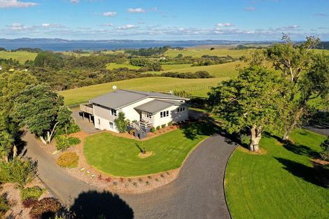 Photo of property in 79 Fuller Road, South Head, Helensville, 0874