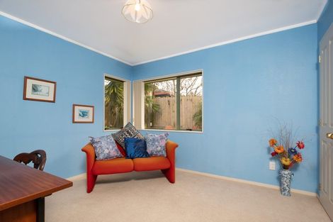 Photo of property in 28 San Bernadino Drive, Henderson, Auckland, 0612