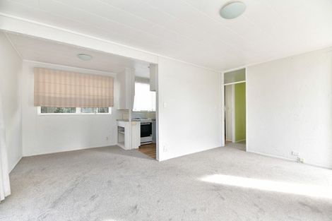 Photo of property in 5 Walton Street, Red Beach, 0932