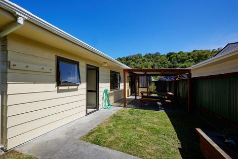 Photo of property in 16 Yarmouth Street, Kaikoura, 7300