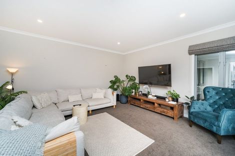 Photo of property in 5 Heritage Place, Terrace End, Palmerston North, 4410