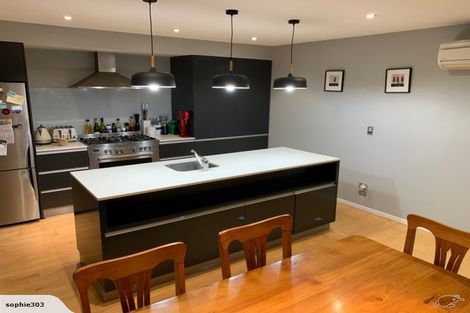 Photo of property in 128 Holly Road, St Albans, Christchurch, 8014