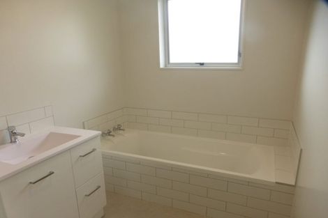Photo of property in 24 Bayswater Crescent, Bromley, Christchurch, 8062