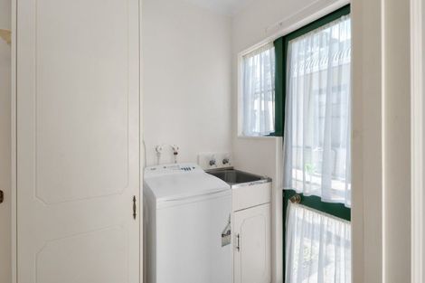 Photo of property in 70-76 Whiteley Street, Moturoa, New Plymouth, 4310