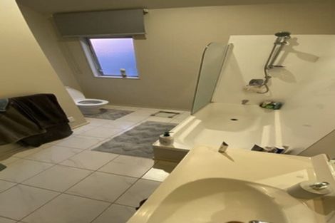 Photo of property in 37u2 Mills Road, Brooklyn, Wellington, 6021