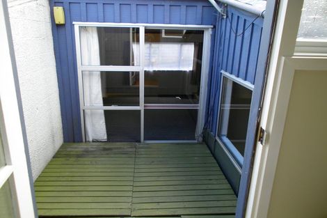 Photo of property in 21 Howard Road, Northcote, Auckland, 0627
