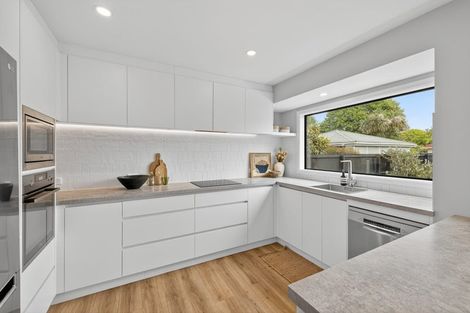 Photo of property in 15 Oakfield Street, Burnside, Christchurch, 8053