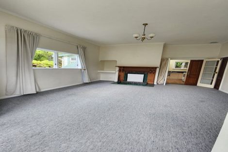 Photo of property in 140 Glenmore Street, Northland, Wellington, 6012